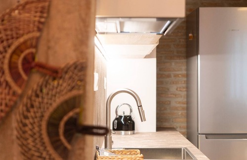 Filopappou Apartamento | 2BR Apt 20 Mins From Acropolis w/ Washer & Dryer
