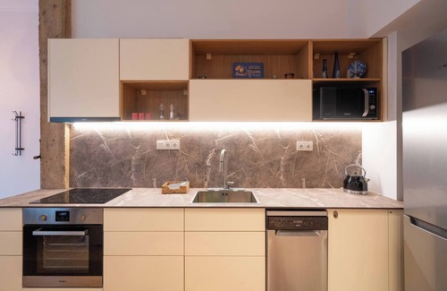 Filopappou Apartamento | 2BR Apt 20 Mins From Acropolis w/ Washer & Dryer