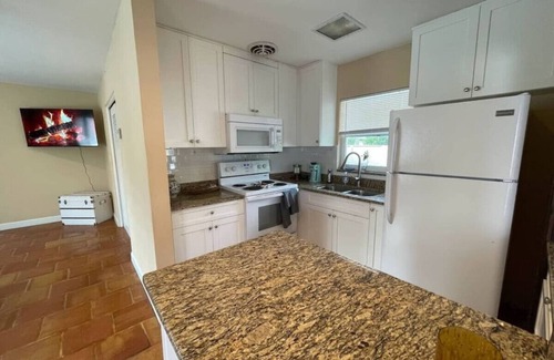 Crescent Lake Apartamento | 236C) 2BR Apt at Crescent Lake!