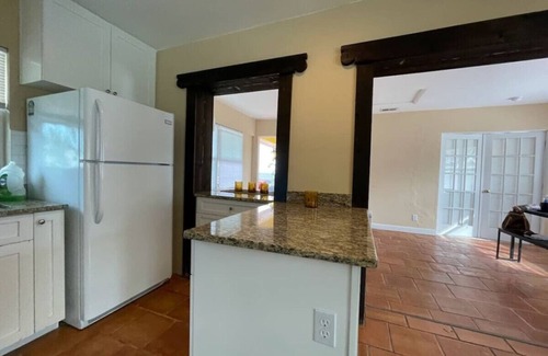 Crescent Lake Apartamento | 236C) 2BR Apt at Crescent Lake!