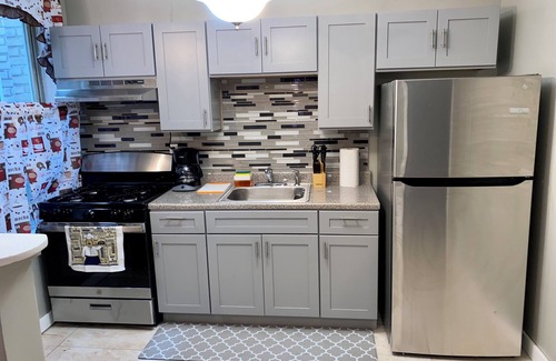 East Flatbush Apartamento | 2BR Apt Located in the Heart of Brooklyn, 30 Minutes From Midtown & Pets Allowed