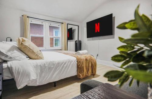 Durham Region Apartamento | 2BR Apt Mins from Beach and Downtown Free Parking