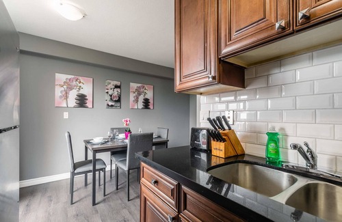 Rosedale Apartamento | 2BR Apt - Near Downtown Hamilton - Sleeps 6!