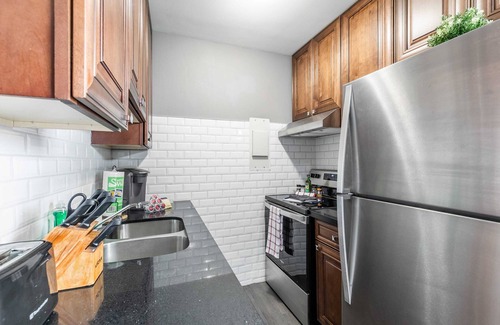 Rosedale Apartamento | 2BR Apt - Near Downtown Hamilton - Sleeps 6!
