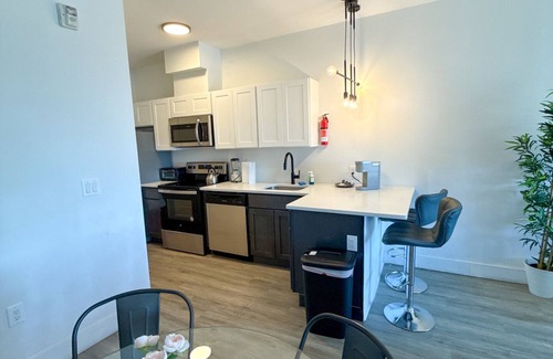 Elizabeth Apartamento | 2BR apt near EWR 9630