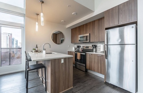 West Bellevue Apartamento | 2BR | Balcony, Gym, Lounge | Bellevue | Sophari C
