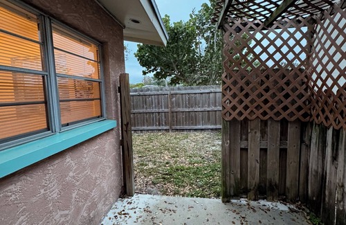 Convair Cove Casa | 2BR Beach Escape: Victoria Station