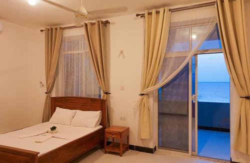 Uroa Apartamento | 2BR Beachfront Apartment with Balcony & Sea Views - Uroa, Zanzibar