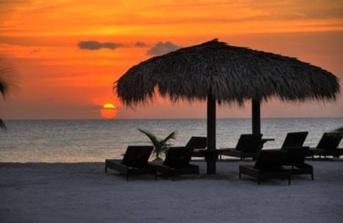 Dominicus Apartamento | 2BR Beachfront Cadaques Caribe