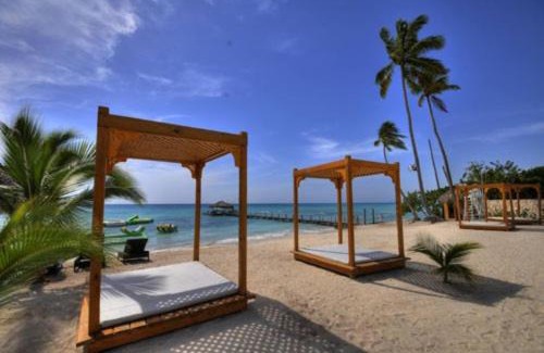 Dominicus Apartamento | 2BR Beachfront Cadaques Caribe