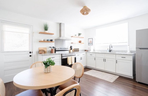Midtown Casa | 2BR Bright & Modern Boho Home Close to Hospitals, Downtown Savannah