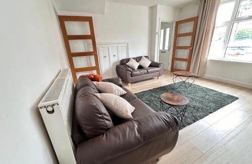 Stonnall Casa | 2BR, Close to BHX Airport, Heartlands Hosp, NEC