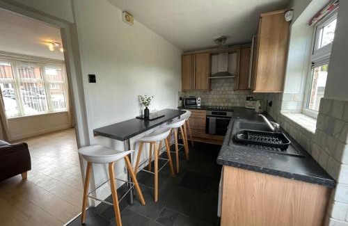 Stonnall Casa | 2BR, Close to BHX Airport, Heartlands Hosp, NEC