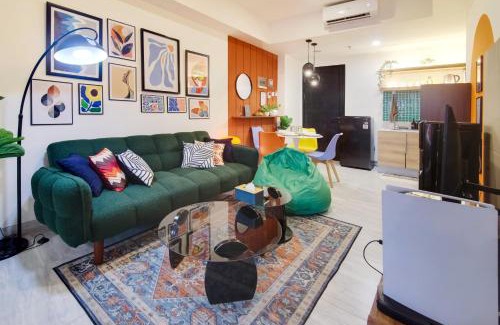 Pinang Apartamento | 2BR Collins 1535 W Pool & Free Parking