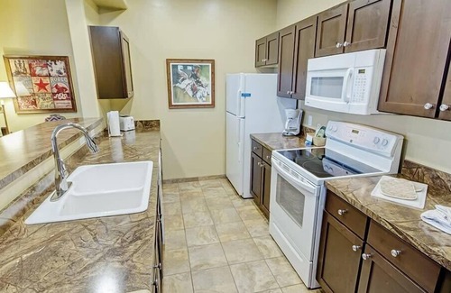 Heber Condominio | 2br Condo Saddle Up for Western Outdoor Fun!