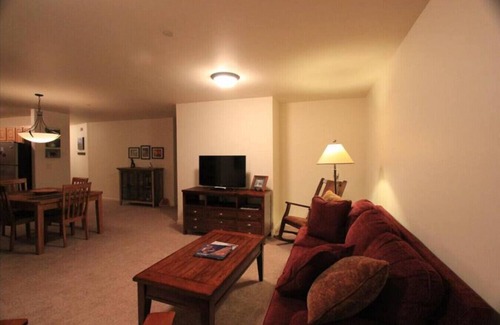 Sage Hen Condominio | Condominio espacioso y limpio en Victor, ID