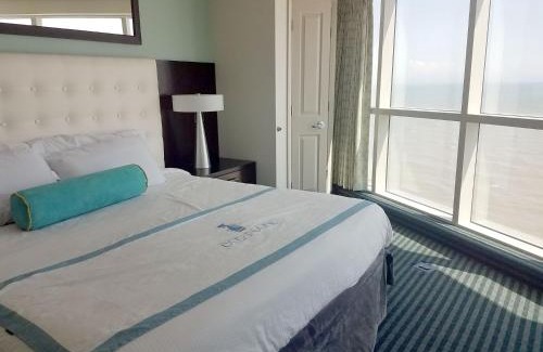 Downtown Myrtle Beach Apartamento | 2BR condo w hot tubs & ocean views