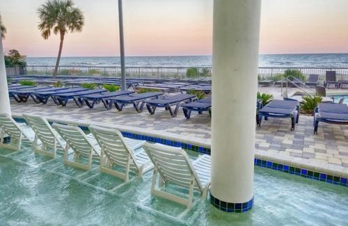 Downtown Myrtle Beach Apartamento | 2BR condo w hot tubs & ocean views