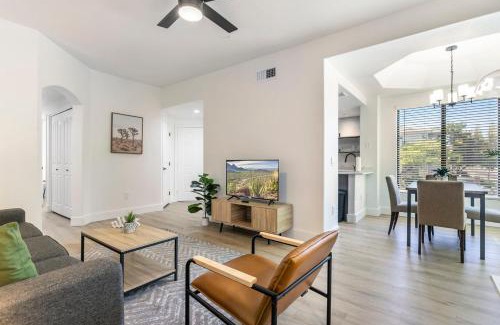 Kierland Apartamento | 2BR CozySuites at Kierland Commons with pool #11