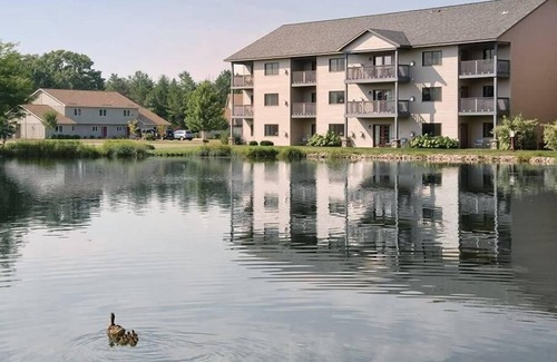Lake Delton Condominio | 2br Deluxe Condo in Wilderness Setting!