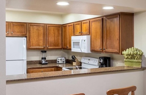 Elk Point Condominio | 2br Deluxe Condo Skiing, Fishing, Golf, & more!