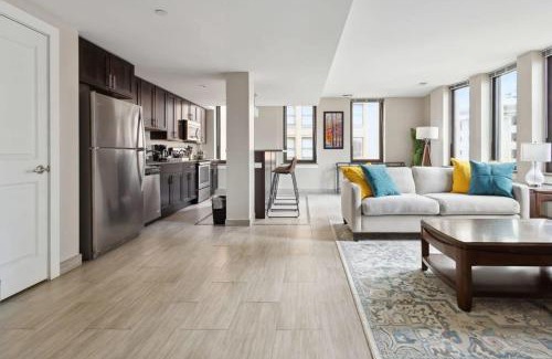 Capitol City Apartamento | 2BR Downtown Luxury Getaway