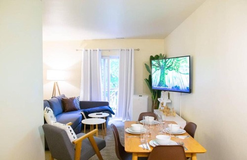 Arborview Neighborhood Casa | 2BR Duplex, Easy Walk to Downtown Ann Arbor