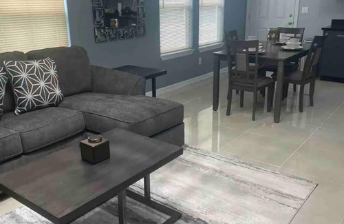 Edinburg Apartamento | 2BR Elegant Apartment for 8, Edinburg Texas