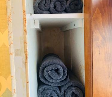 Erie Apartamento | 2BR Erie Flat Remote Work Family-Friendly