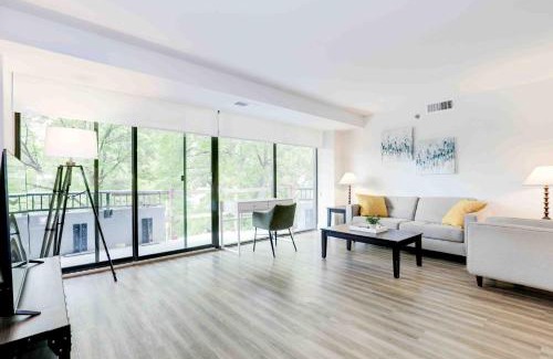 Radnor - Fort Myer Heights Apartamento | 2BR Executive Apartment with Spacious Layout