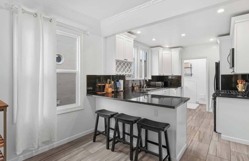 Lone Mountain Apartamento | 2BR Flat for Corporate Travelers w/ Parking in SF!