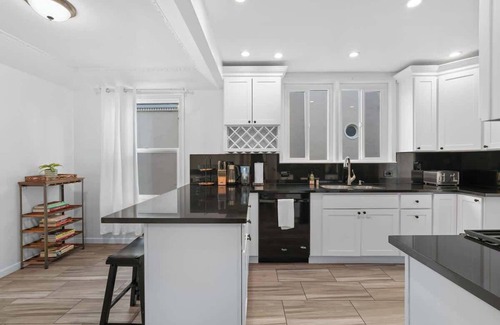 Lone Mountain Apartamento | 2BR Flat for Corporate Travelers w/ Parking in SF!