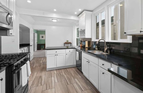 Lone Mountain Apartamento | 2BR Flat for Corporate Travelers w/ Parking in SF!