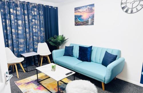 Aldborough Casa | 2BR*Free Parking*Off A12*Family*Contractors