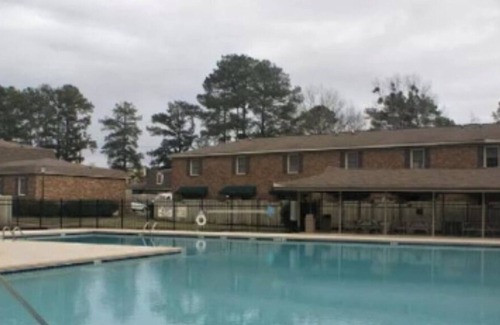 Seven Oaks Condominio | 2BR Furnished Townhouse