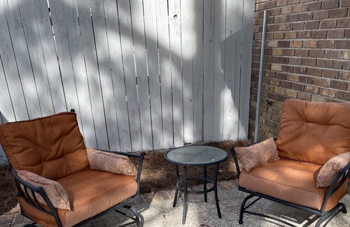 Seven Oaks Condominio | 2BR Furnished Townhouse