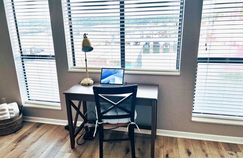 Osage Beach Condominio | 2BR Getaway for Families Lake & Pool View Pets Beach W&D & Slip Trailer Parking
