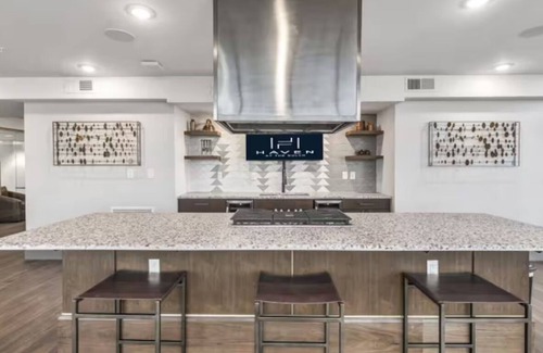 Eighth Avenue Apartamento | 2BR, Haven at Gulch Hotel w/ Rooftop Pool & Views
