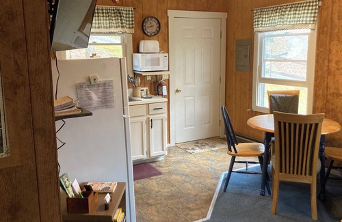 Brevard Cabina | 2BR Hickory Hideaway