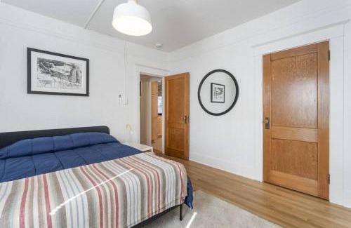 Hosford-Abernethy Casa | 2BR Hideaway in the heart of SE Portland