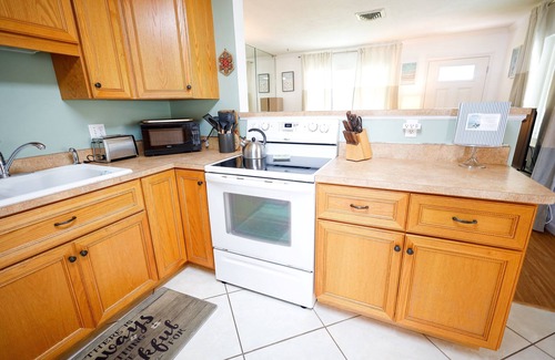 South Pinellas Community Council Casa | 2BR home near Madeira Beach, Florida
