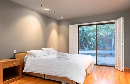 University Heights Casa | 2BR Home Near Stanford, on Sand Hill Road