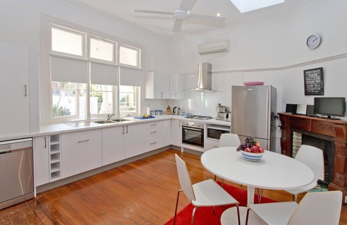 Manly Casa | 2BR home only 2 minutes from the beach