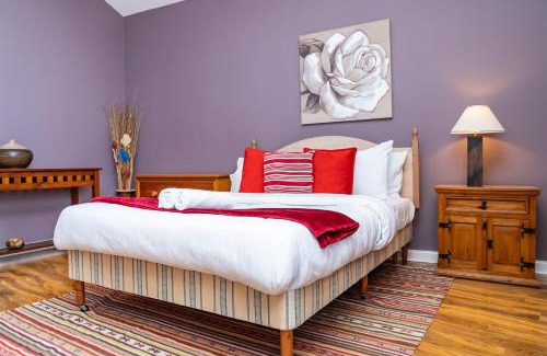 Bonnybridge Casa | 2BR Hotel-Style Near Beach, Free Parking, Sleeps 4