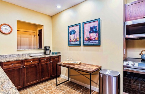 St. Augustine Condominio | 2BR- King- Pool/hot tub- 2-balconies- sleeps 6- near historic district
