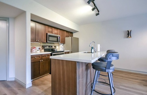 Oro-Medonte Apartamento | 2BR King Suite Pool Sauna Heated Pool