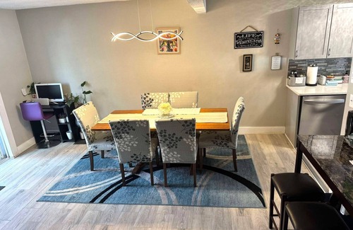 White Haven Casa | 2BR, King, twin with WiFi in SnowRidge Village, Poconos. Sleep up to 6