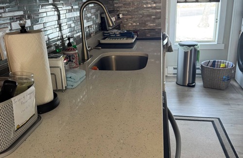 White Haven Casa | 2BR, King, twin with WiFi in SnowRidge Village, Poconos. Sleep up to 6