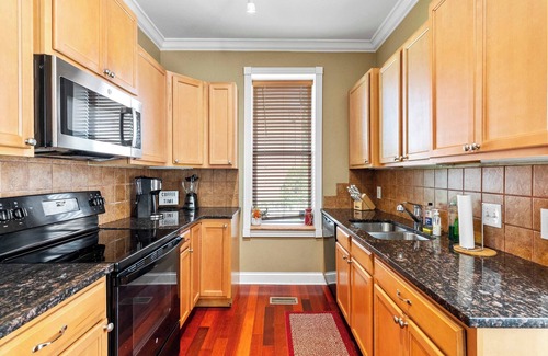 Soulard Casa | 2Br Kings Palace Summ