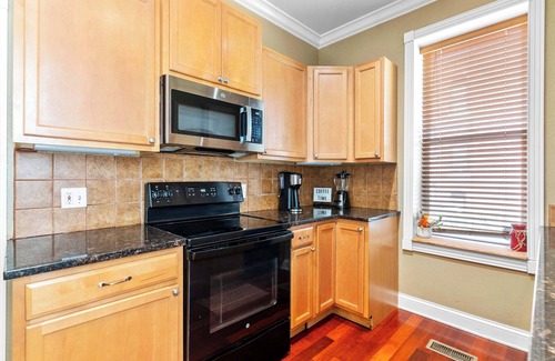 Soulard Casa | 2Br Kings Palace Summ